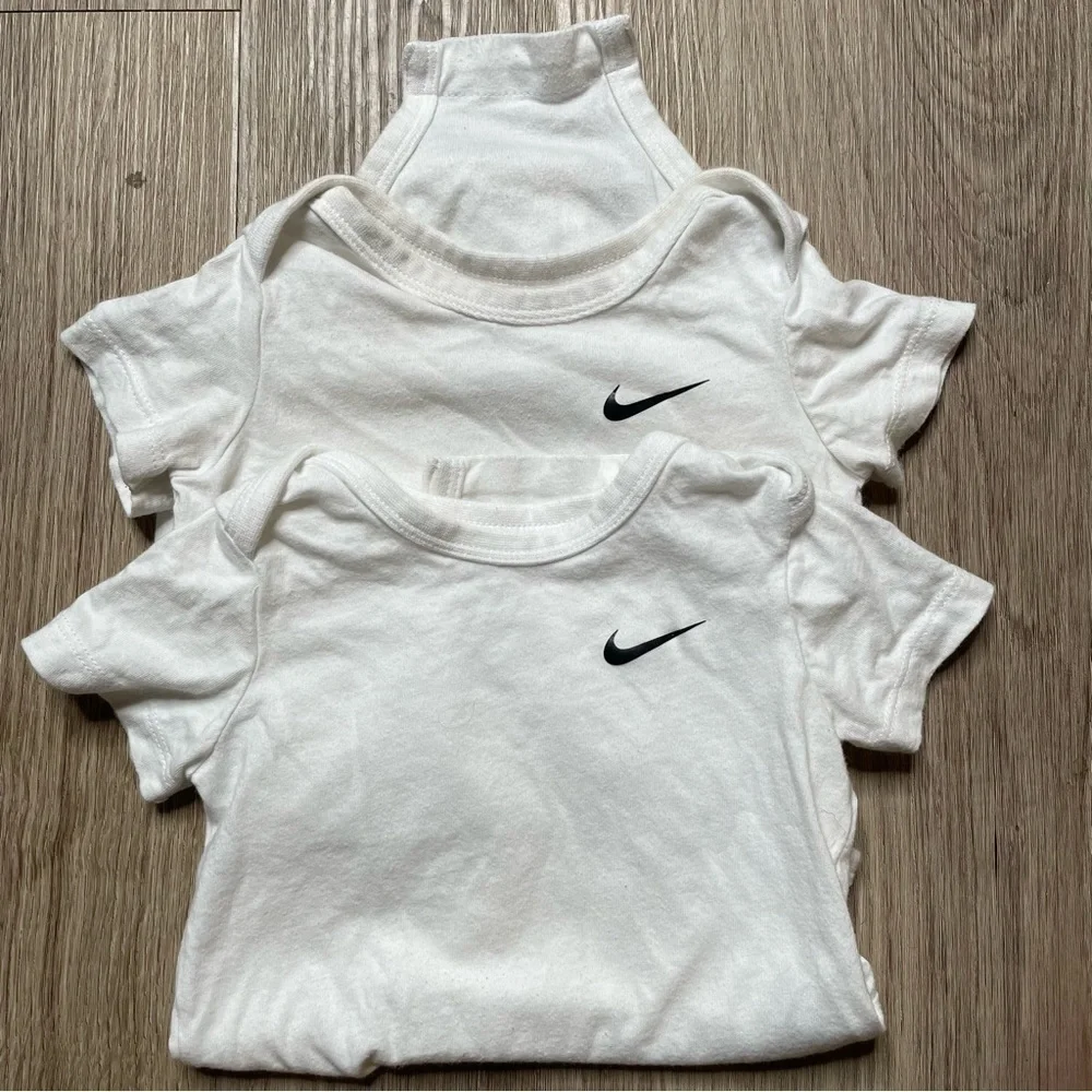 Nike Baby Shirts Summer Bundle of 4 | 6 - 9 months | White, Beige